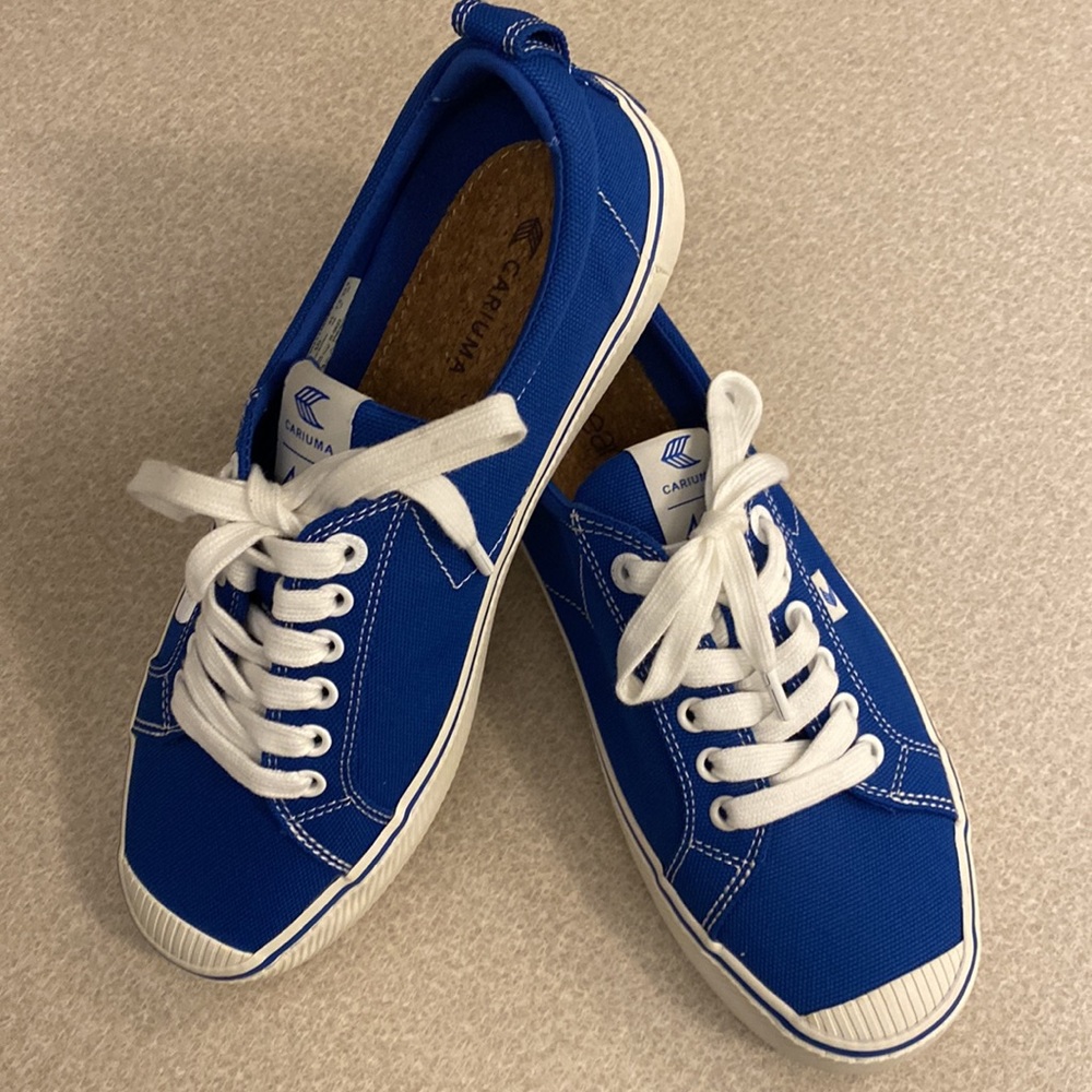 Cariuma 4 Ocean NWOT blue